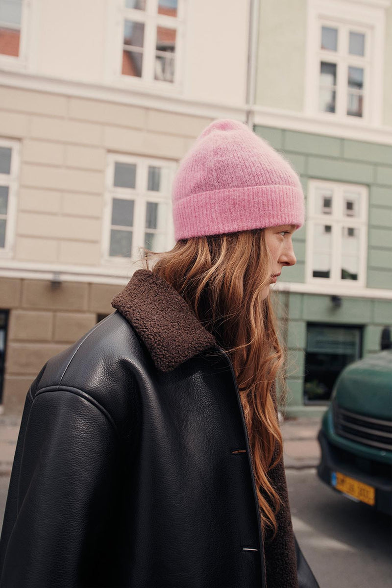 Beanie hat Calin Lady