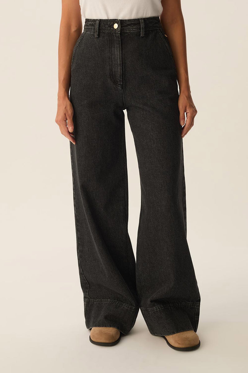 Jean Lentura Noir Stone