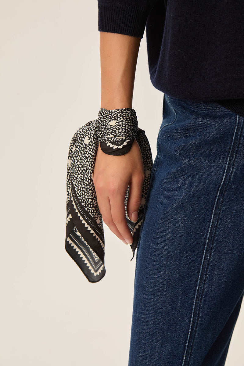 Carré de soie Nybiche Coeur Noir